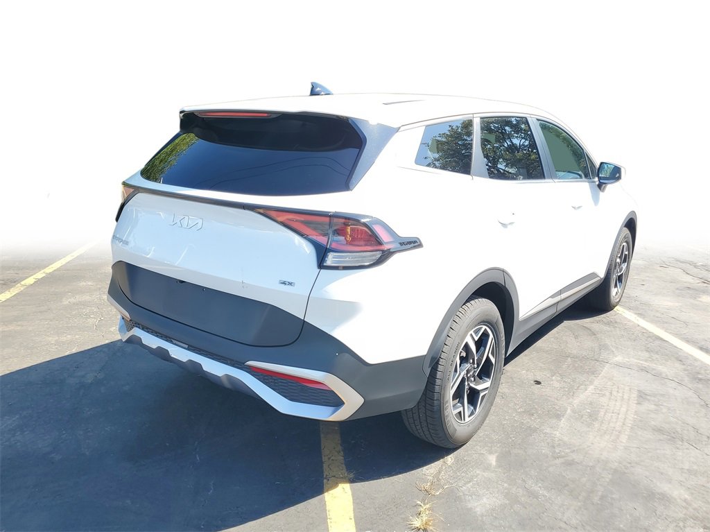 Used 2023 Kia Sportage LX image 5