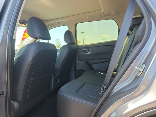 Used 2024 Nissan Rogue Platinum FWD image 12