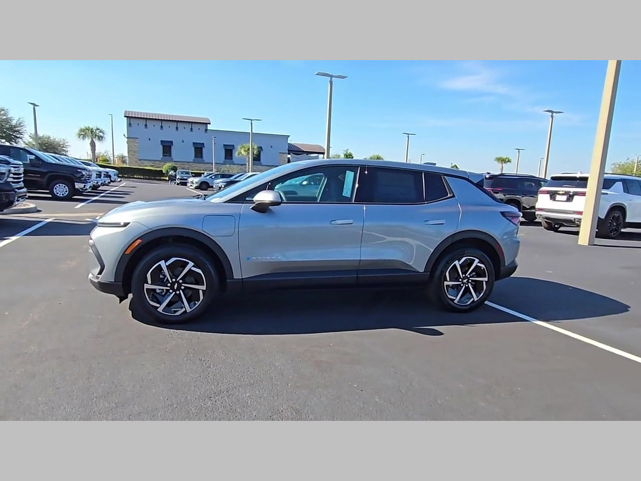 New 2026 Chevrolet Equinox EV LT image 17