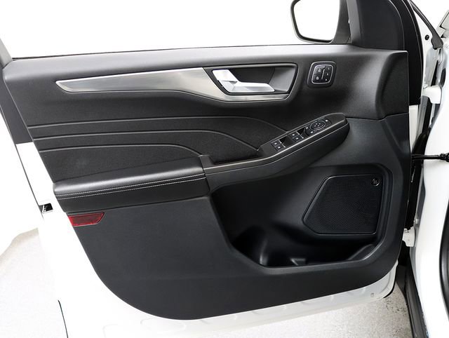 Certified 2021 Ford Escape Titanium image 23