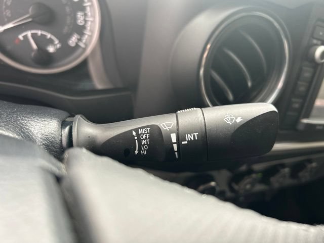 Used 2019 Toyota Tacoma SR5 AWD/4WD image 28