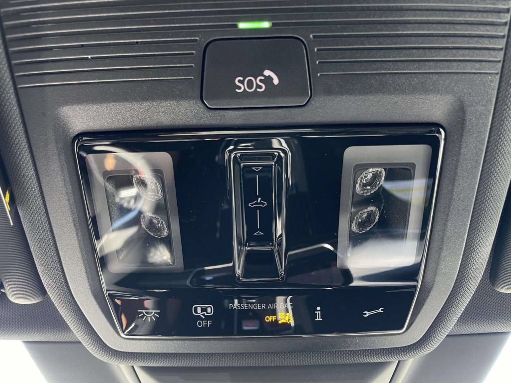 New 2026 Volkswagen GTI SE FWD image 32