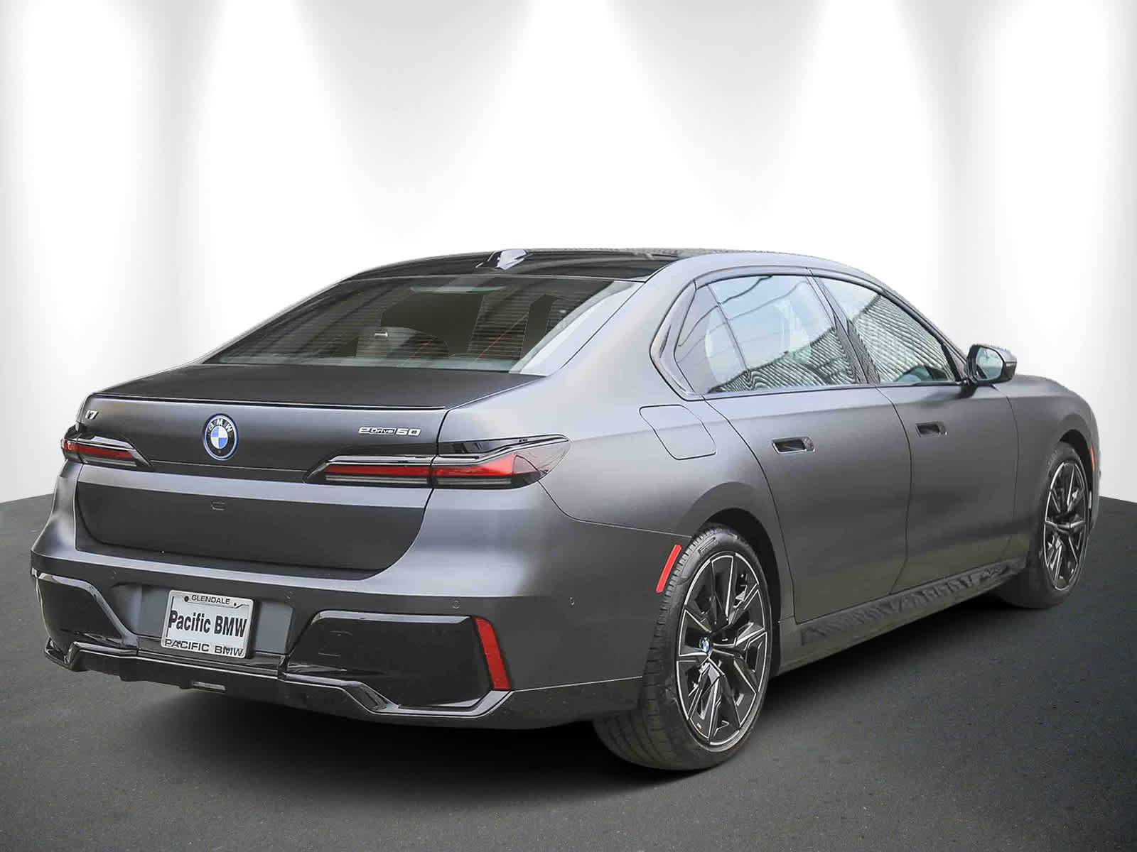 Used 2025 BMW i7 eDrive50 w/ M Sport Package image 6