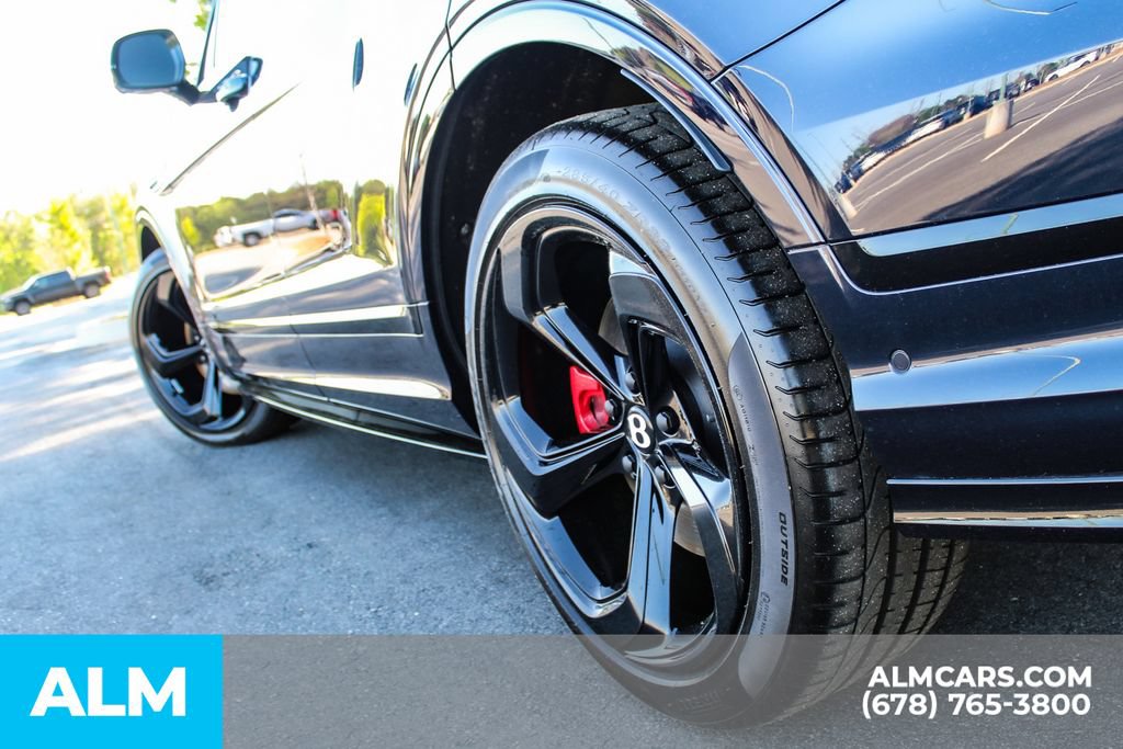 Used 2024 Bentley Bentayga AWD/4WD image 14