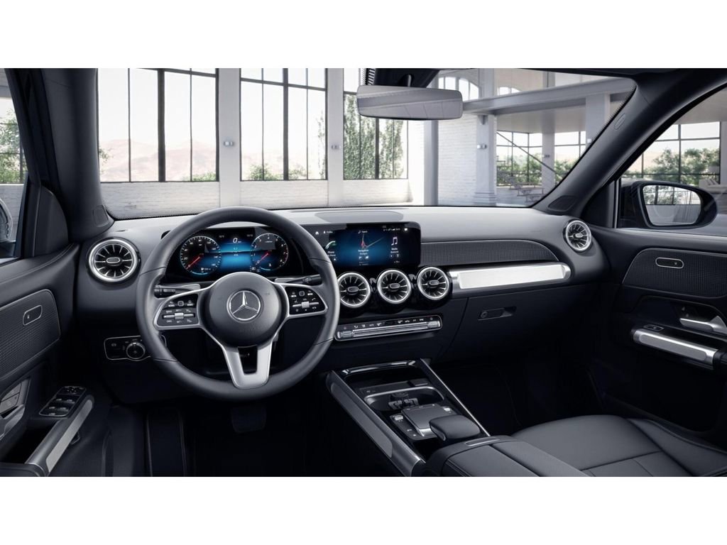 Used 2022 Mercedes-Benz GLB 250 4MATIC image 3