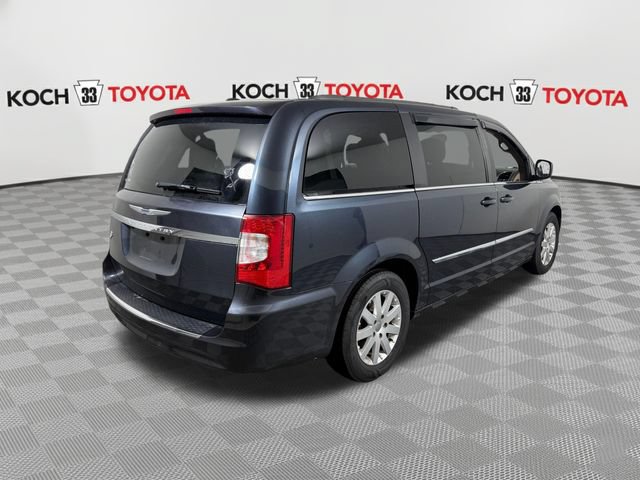 Used 2014 Chrysler Town & Country Touring FWD image 8