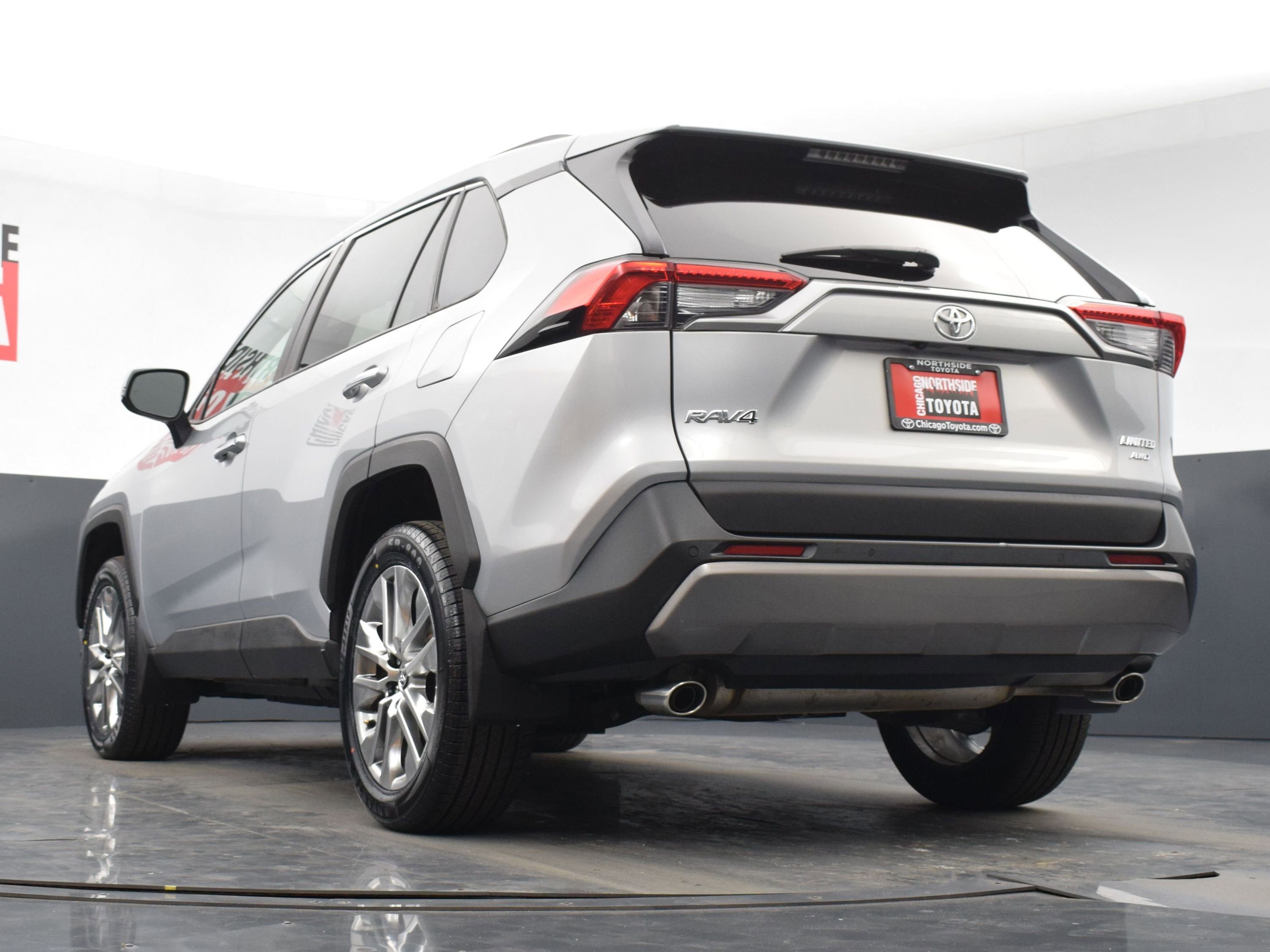 Used 2020 Toyota RAV4 Limited w/ Carpet Mat Package image 31