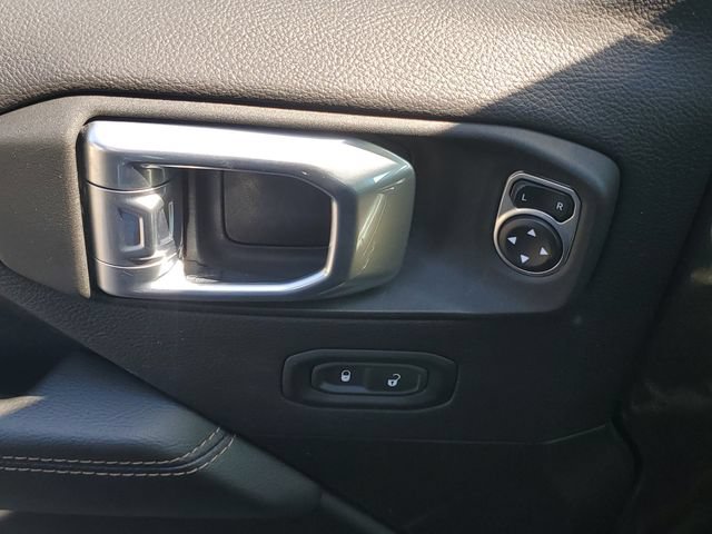 Used 2021 Jeep Wrangler Unlimited Sahara AWD/4WD image 16