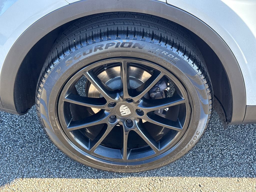 Used 2019 Porsche Cayenne image 17