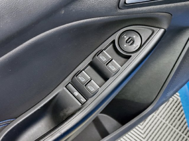 Used 2017 Ford Focus RS AWD/4WD image 18
