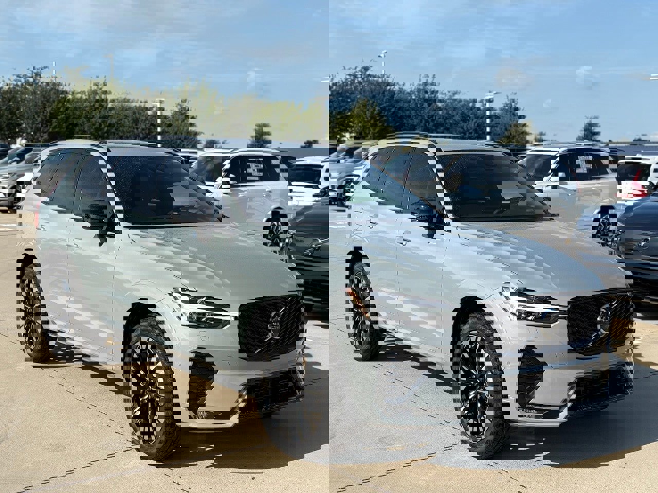 New 2026 Volvo XC60 B5 Plus w/ Protection Package Premier image 4