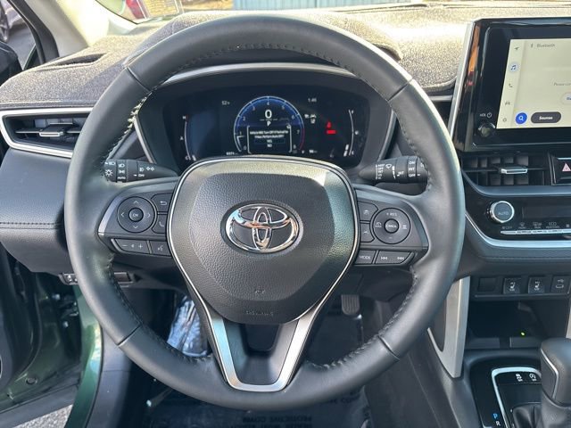 Used 2025 Toyota Corolla Cross XLE image 17