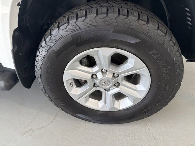 Used 2021 Toyota 4Runner SR5 Premium AWD/4WD image 13