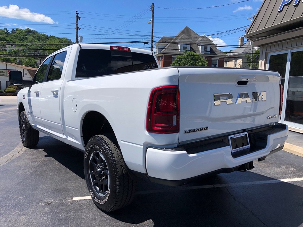 Used 2026 RAM 2500 Laramie AWD/4WD image 4