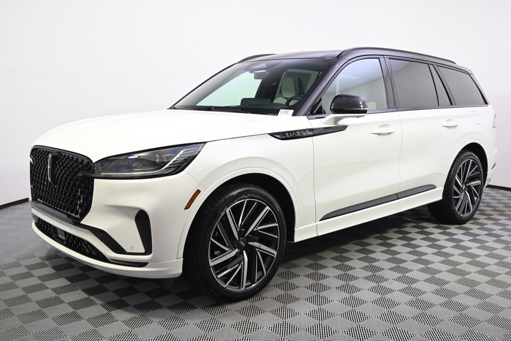 New 2026 Lincoln Aviator Black Label image 2