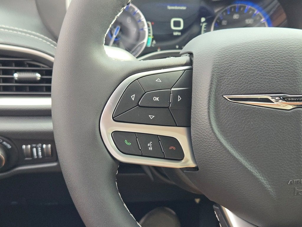 New 2026 Chrysler Pacifica Select image 32