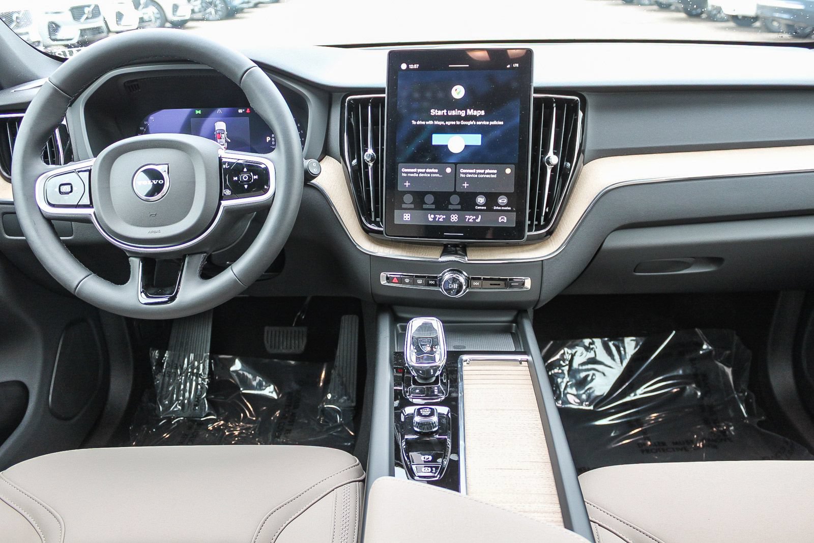 New 2026 Volvo XC60 B5 Plus w/ Climate Package PRO AWD/4WD image 15