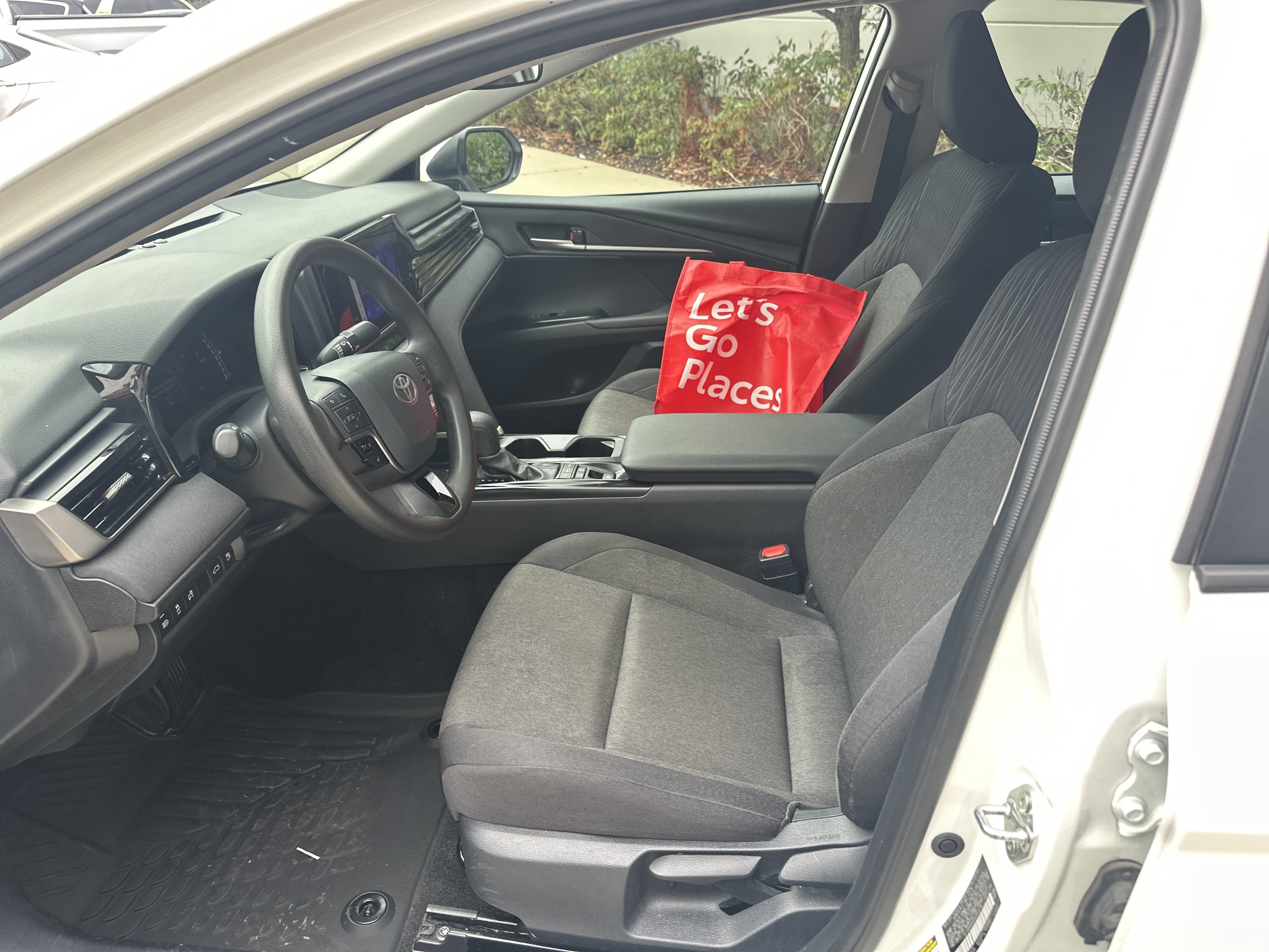 Used 2025 Toyota Camry LE FWD image 15