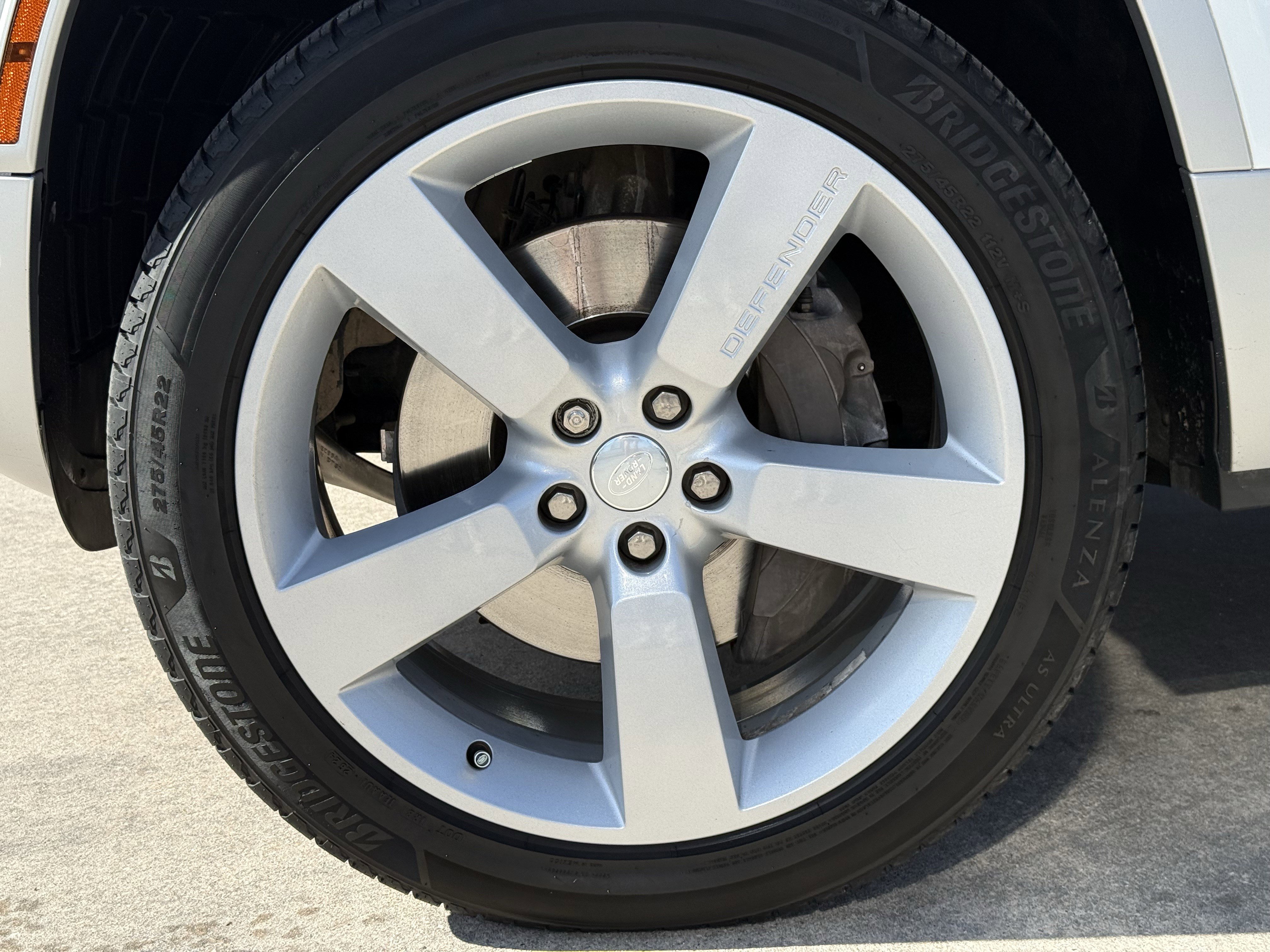 Used 2023 Land Rover Defender 130 First Edition image 12