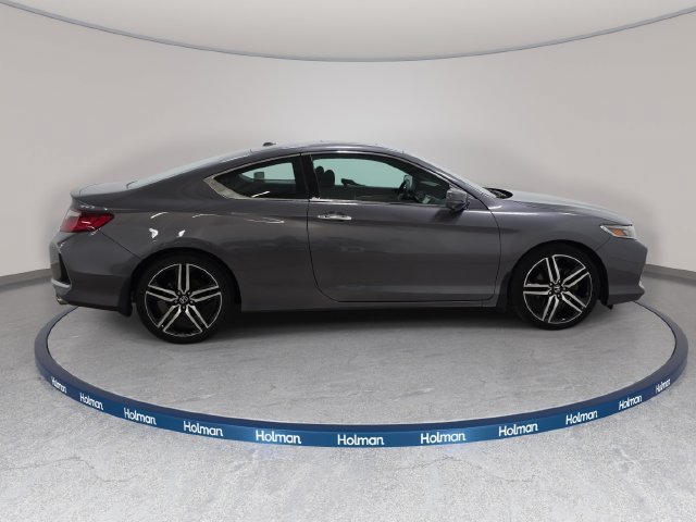 Used 2017 Honda Accord Touring image 5