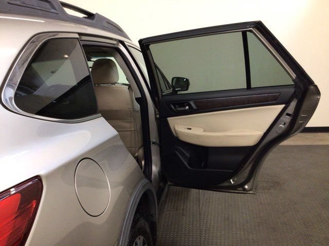 Used 2015 Subaru Outback 2.5i Limited AWD/4WD image 9