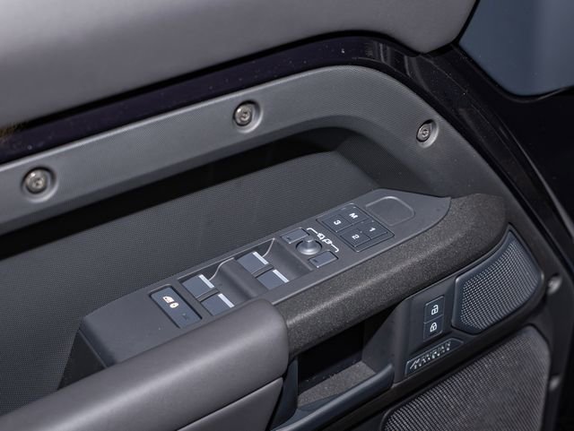 New 2026 Land Rover Defender 110 OCTA image 14