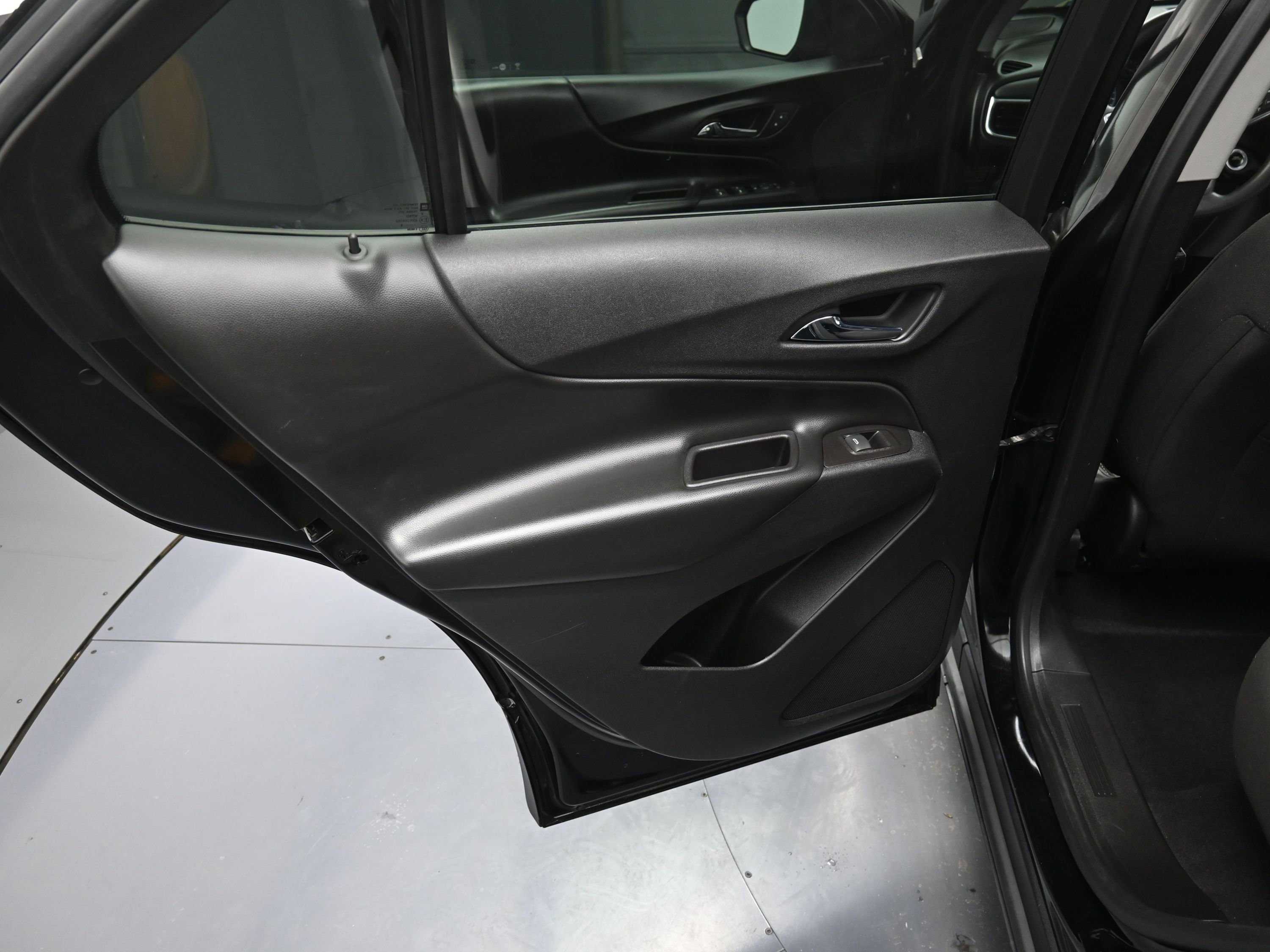 Used 2018 Chevrolet Equinox LT w/ LPO, Protection Package image 19