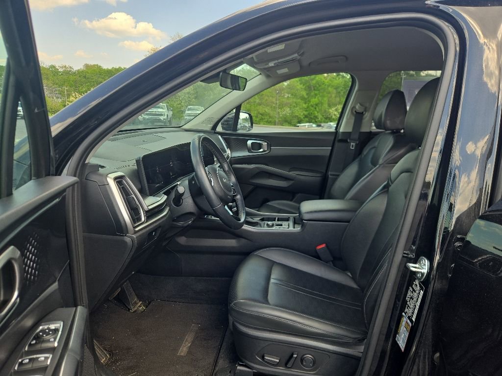 Used 2024 Kia Sorento S FWD image 6