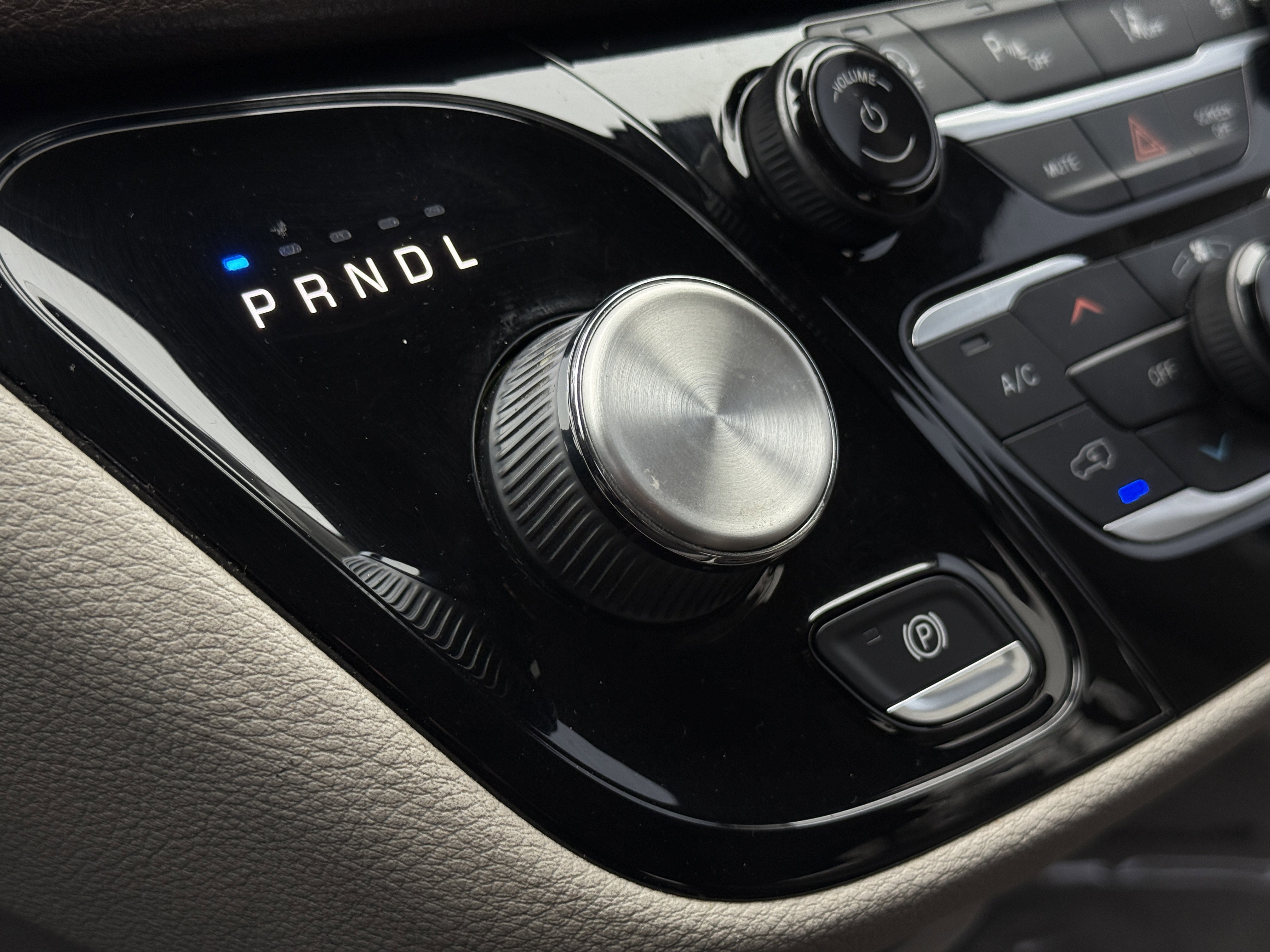 Used 2021 Chrysler Pacifica Touring image 24