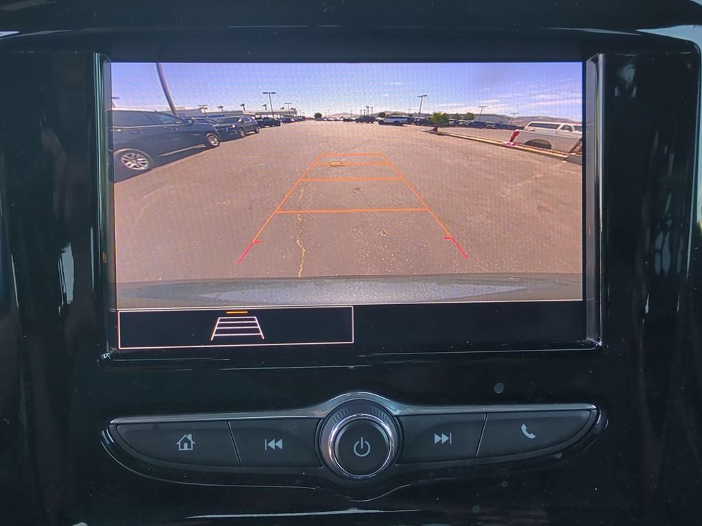 Used 2023 Chevrolet Traverse LT FWD image 17