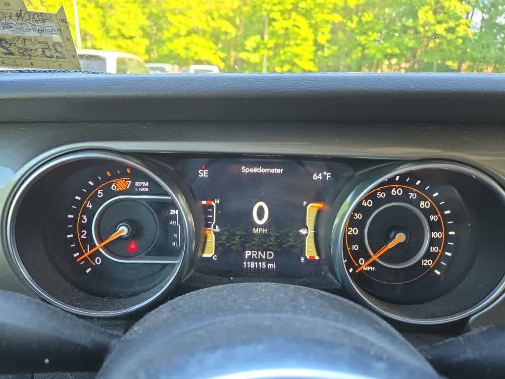 Used 2018 Jeep Wrangler Unlimited Sahara w/ Dual Top Group AWD/4WD image 15