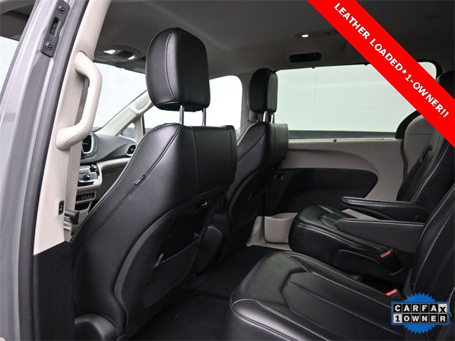Used 2023 Chrysler Pacifica Touring-L image 22