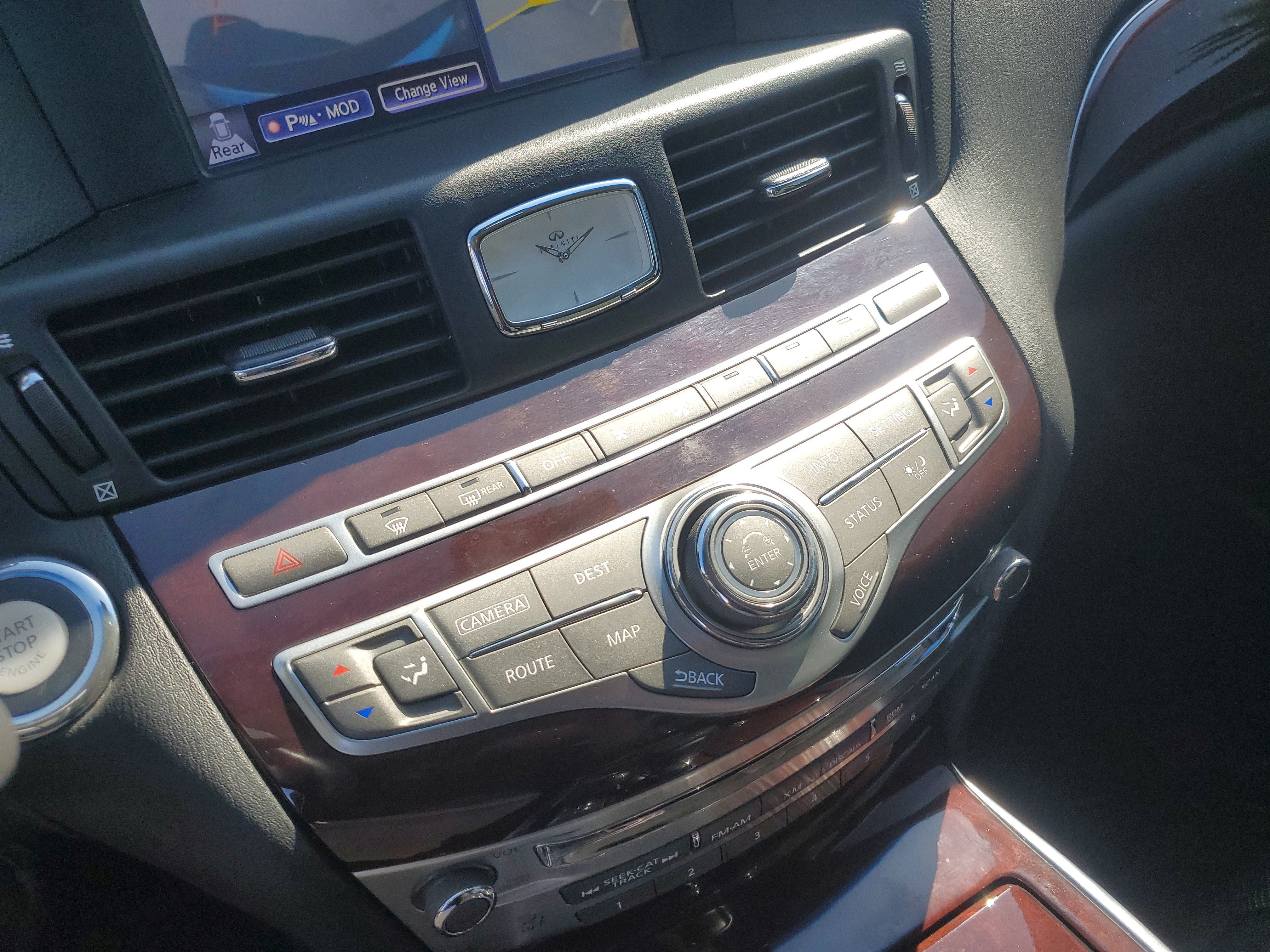 Used 2015 INFINITI Q70 3.7 RWD image 22