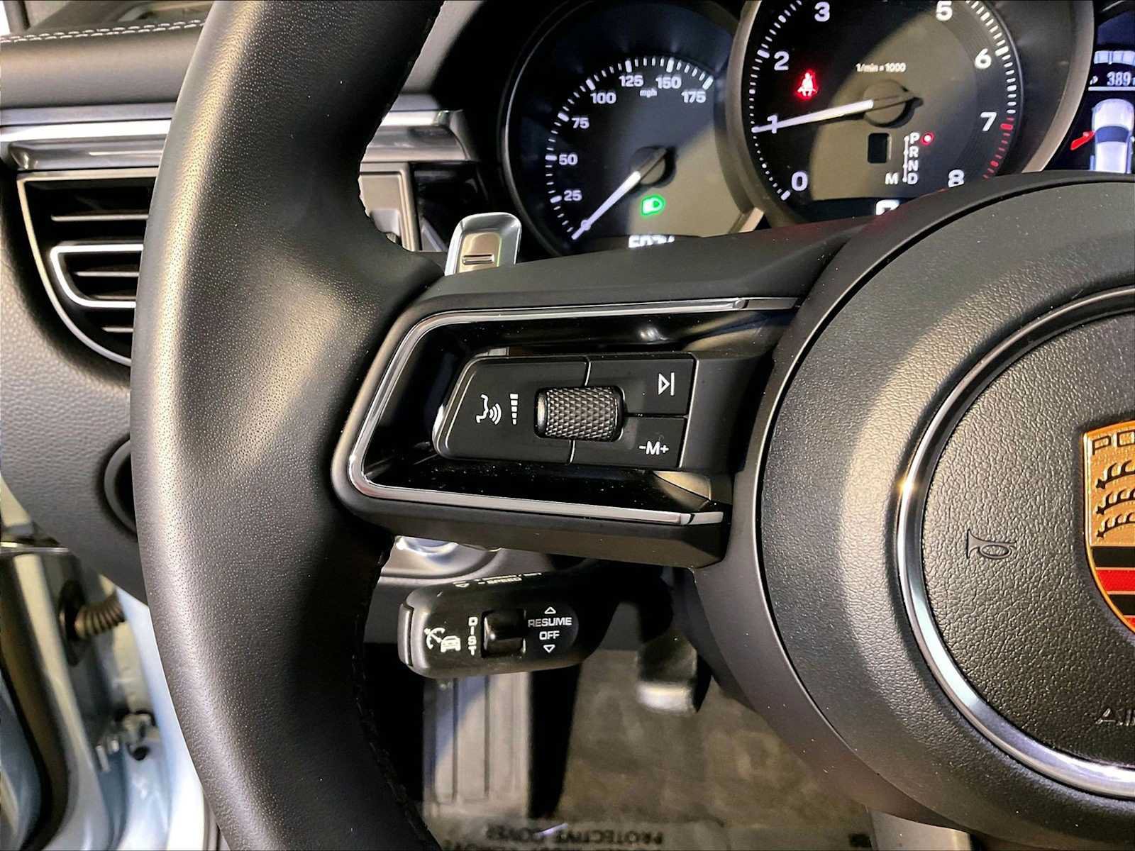 Certified 2026 Porsche Macan AWD/4WD image 27