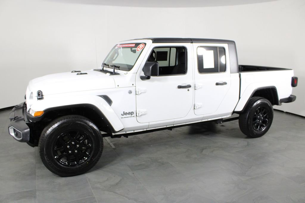 Used 2023 Jeep Gladiator Overland image 10