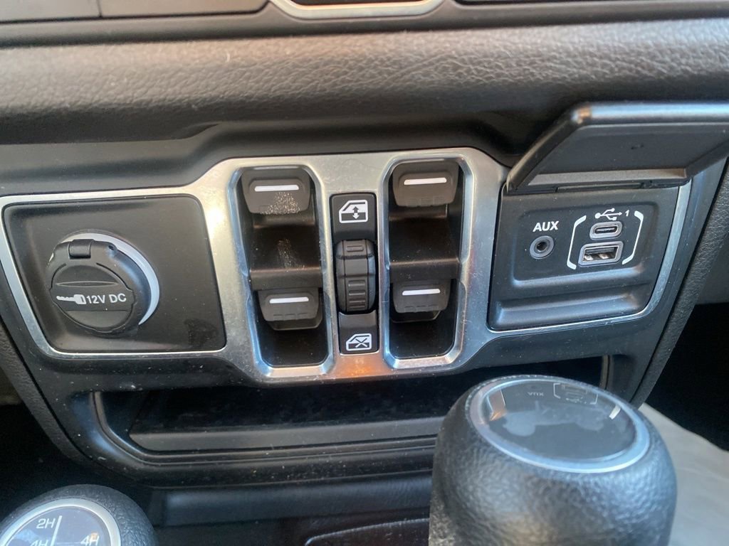 Used 2024 Jeep Wrangler Unlimited w/ Convenience Group image 28