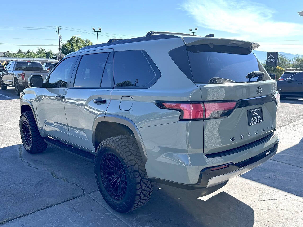 Used 2025 Toyota Sequoia Limited AWD/4WD image 9