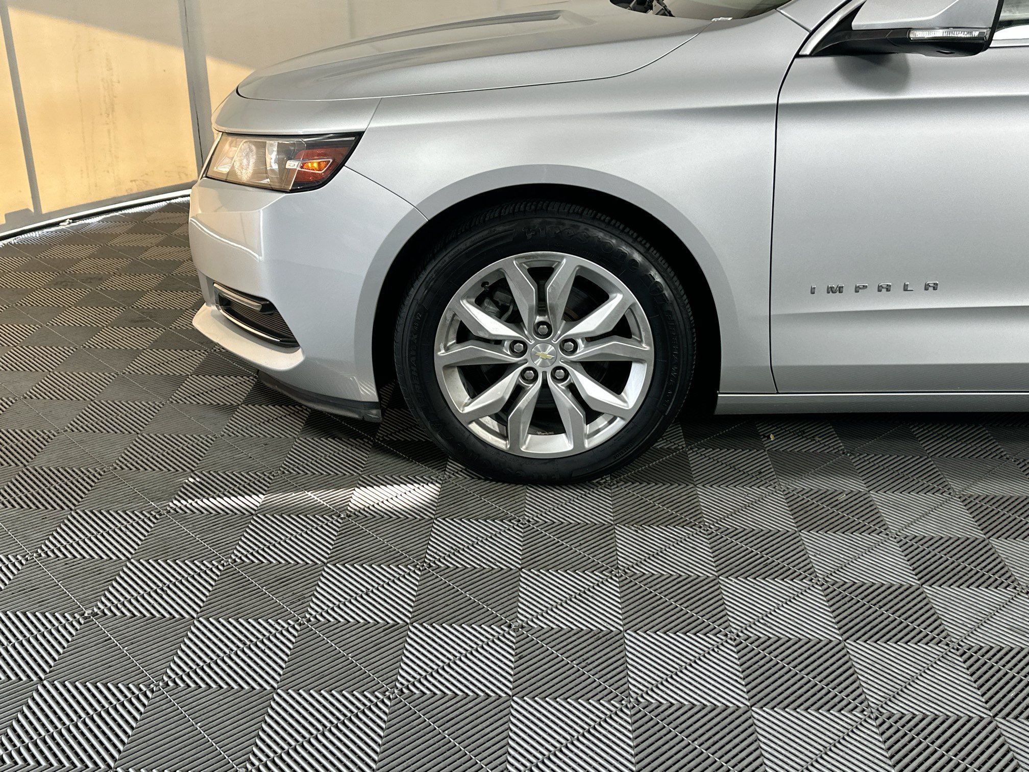 Used 2018 Chevrolet Impala LT FWD image 11