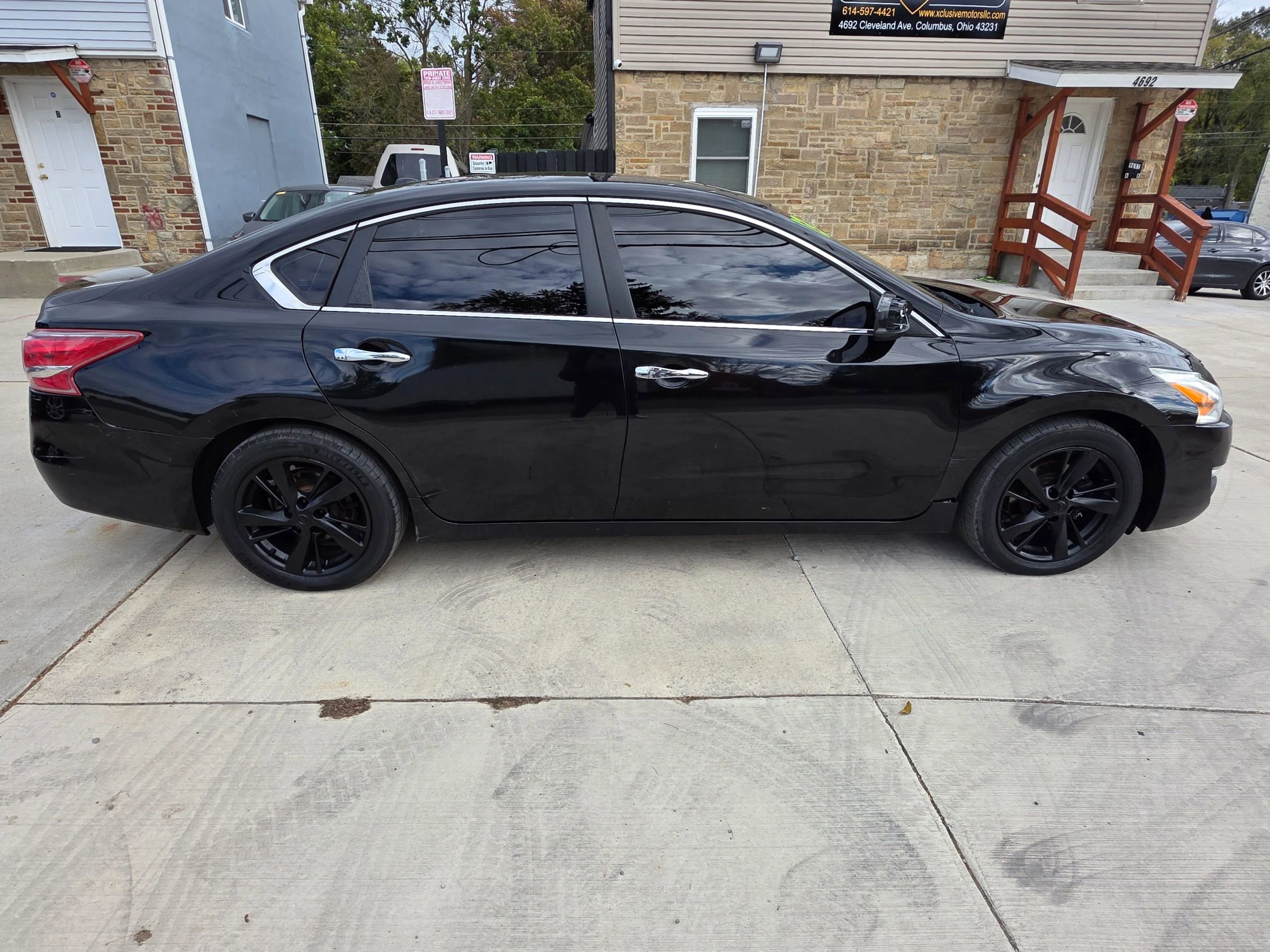 Used 2013 Nissan Altima 2.5 SL w/ Technology Pkg FWD image 9
