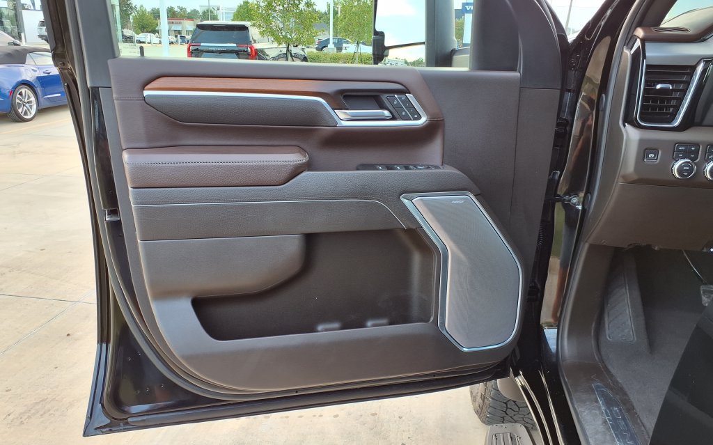 Used 2025 GMC Sierra 2500 Denali w/ Denali Reserve Package AWD/4WD image 10