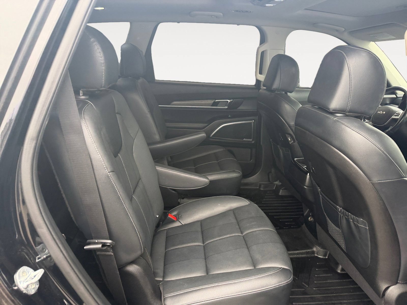 Used 2022 Kia Telluride SX w/ Nightfall Edition Package AWD/4WD image 13