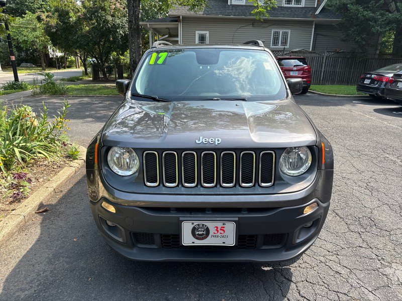 Used 2017 Jeep Renegade Latitude AWD/4WD image 6