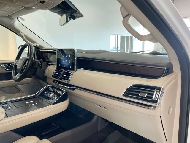 Used 2020 Lincoln Navigator L Reserve w/ Equipment Group 208A Reserve AWD/4WD image 18