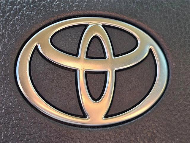 Used 2025 Toyota Camry LE w/ Convenience Package image 5