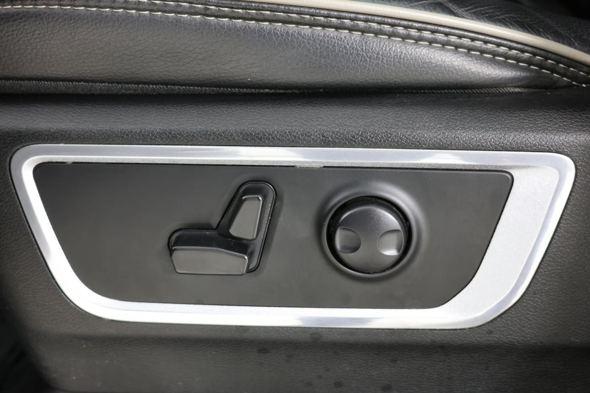 Used 2023 RAM 1500 Laramie AWD/4WD image 26