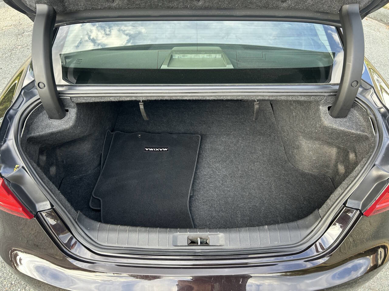 Used 2017 Nissan Maxima Platinum image 31