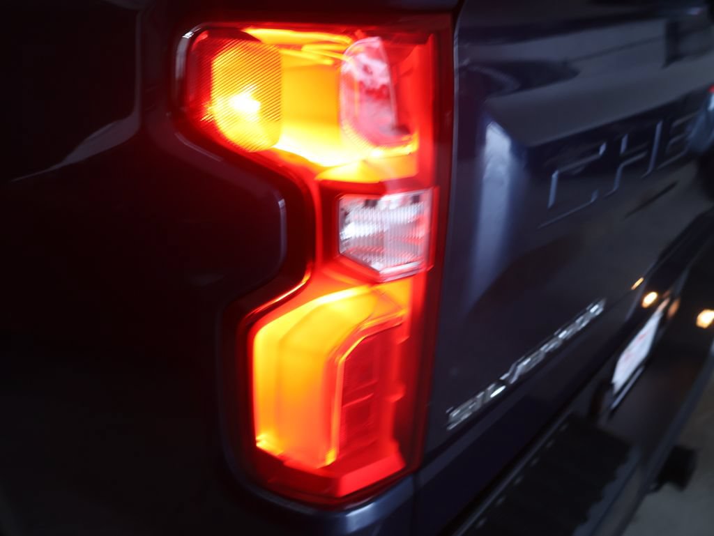 Used 2020 Chevrolet Silverado 1500 RST w/ Z71 Off-Road Package AWD/4WD image 30