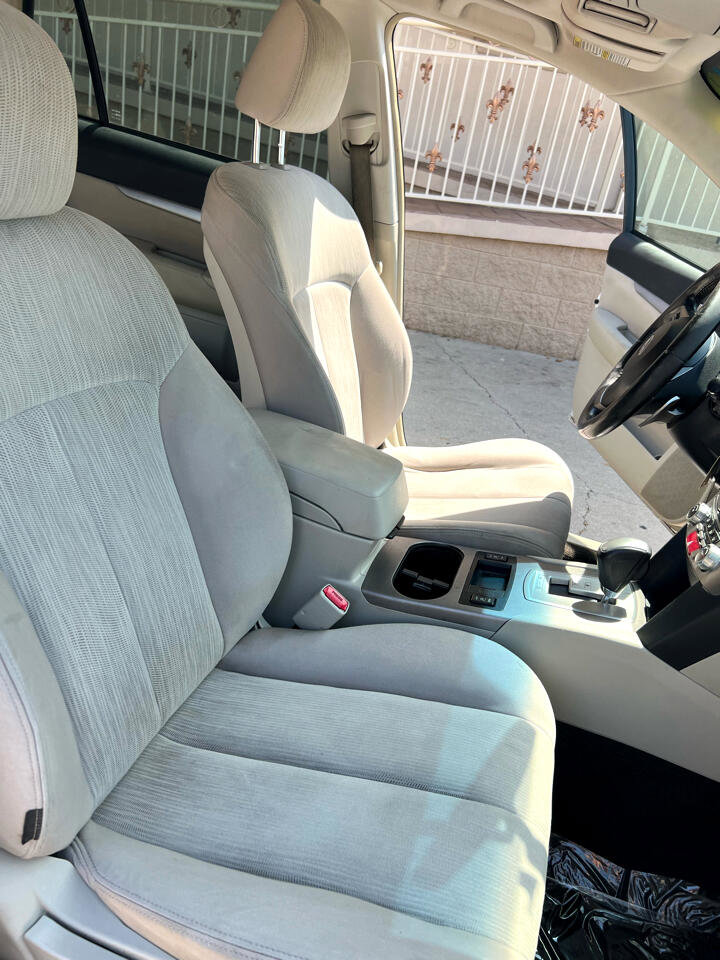 Used 2014 Subaru Outback 2.5i Premium w/ Moonroof Package image 9