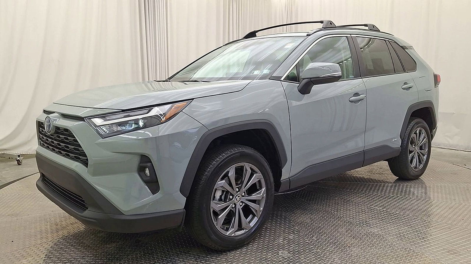 Certified 2022 Toyota RAV4 XLE Premium image 7