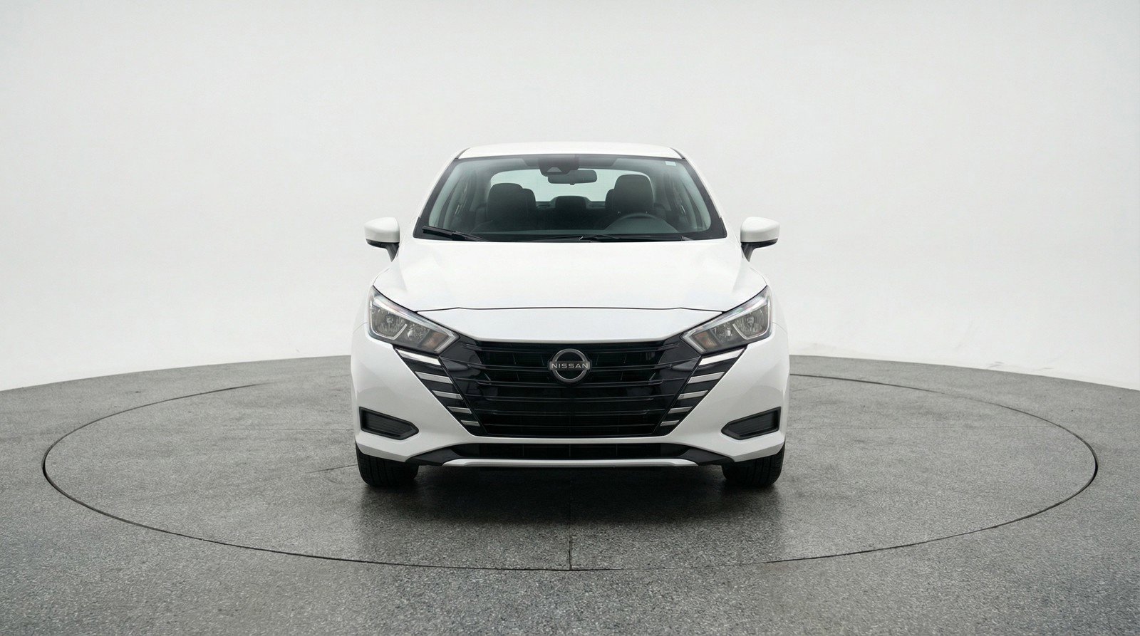 Used 2025 Nissan Versa SV image 2